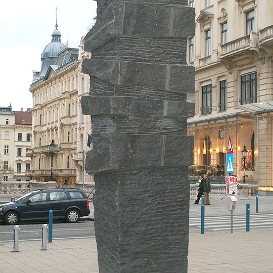 Marcus Omofuma Stein