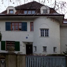 August-Exter-Straße 8