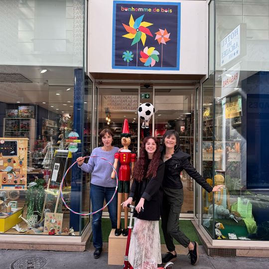 De la bille de bois aux trônes