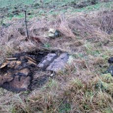 Kříž západně od Ostrova u Bezdružic u křižovatky