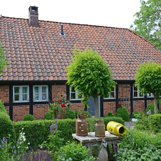 Wohn- und Wirtschaftsgebäude Hahnenfelder Weg 69