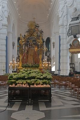 Interior 0