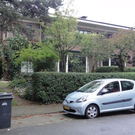 Dubbelwoning met schuurtjes