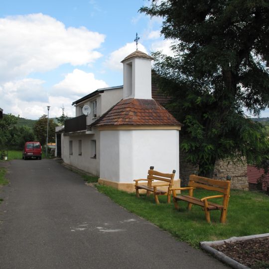 Kaple Korunovace Panny Marie v Družstevní ulici v Malých Žernosekách