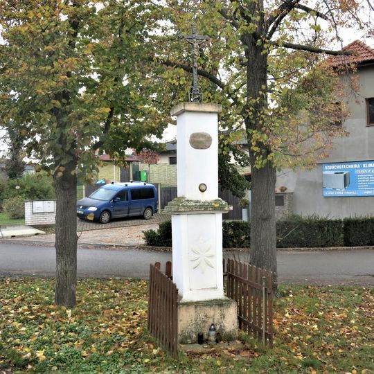 Kříž na rozcestí v Zloníně