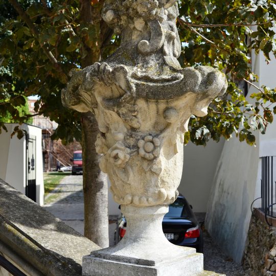 Nitriansky hrad, váza-kópia II.