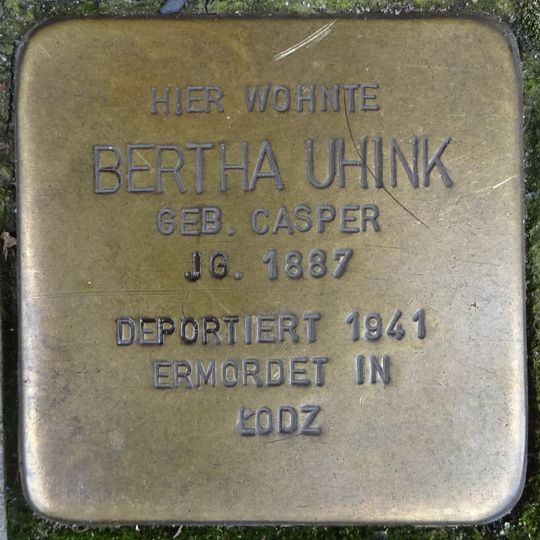 Stolperstein en memoria de Bertha Uhink