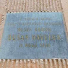 Pamětní deska Dušanu Havelkovi v Mánesově ulici v Praze