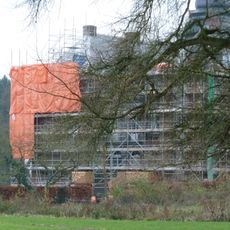 Neubourg Castle: cast iron image of a deer on a pedestal