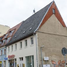 Wohnhaus in halboffener Bebauung Peter-Breuer-Straße 31