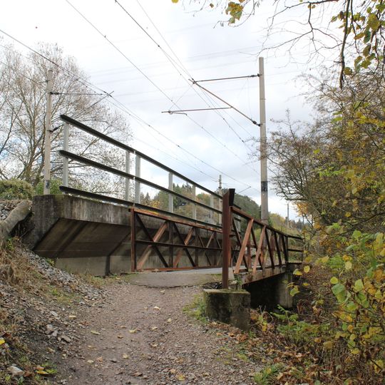Footbridge over the Svinařský potok along the railway line in Zadní Třebaň