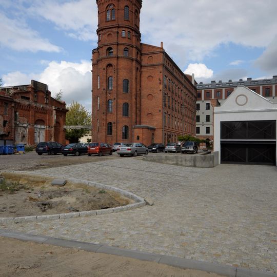 Budynek tkalni II z wieżą