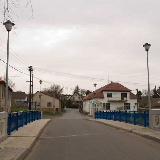 Road bridge over the Červený potok in Praskolesy