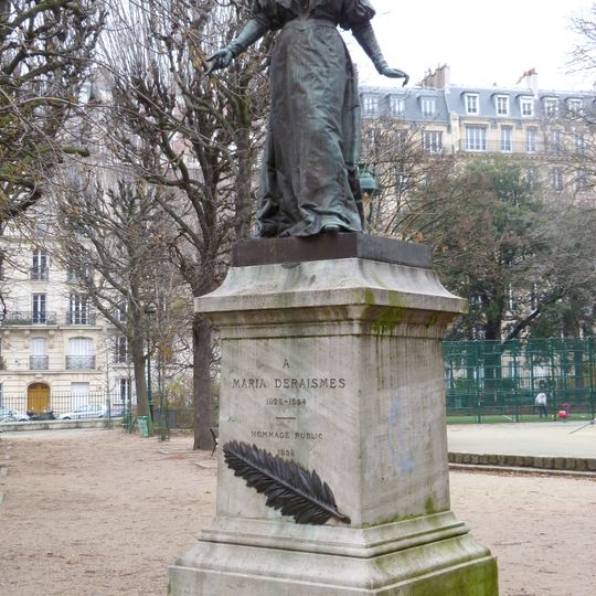 Monument to Maria Deraismes