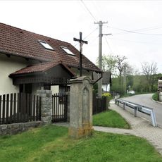 Kříž u domu 39 v Jemníkách