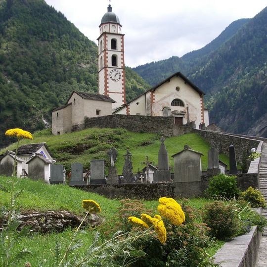 Katholische Pfarrkirche St. Martin, Beinhaus und Oratorium der Maria Addolorata