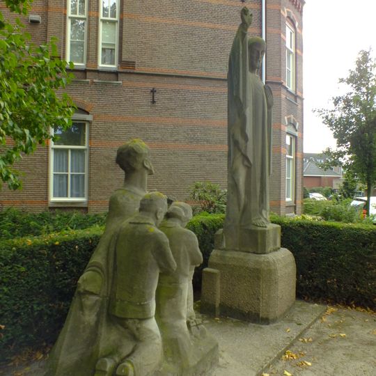 Statue of Sacred Heart of Jesus Christ