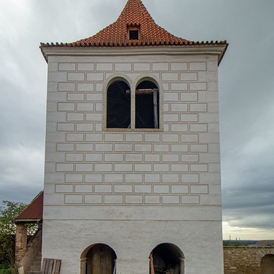 Zvonice u kostela v Hrušovanech