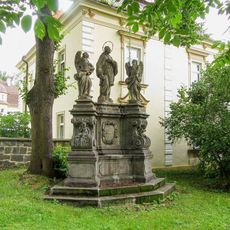 Sousoší svatého Jana Nepomuckého v České Lípě u kostela Povýšení svatého kříže