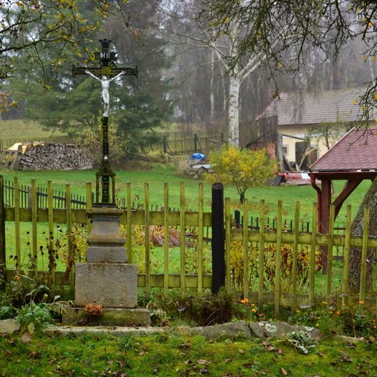 Kříž u čp. 6 v Lešovicích