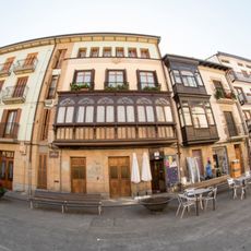 Atzeko kalea 30 etxea