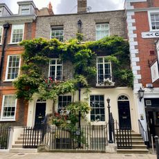 23 And 24, Richmond Green