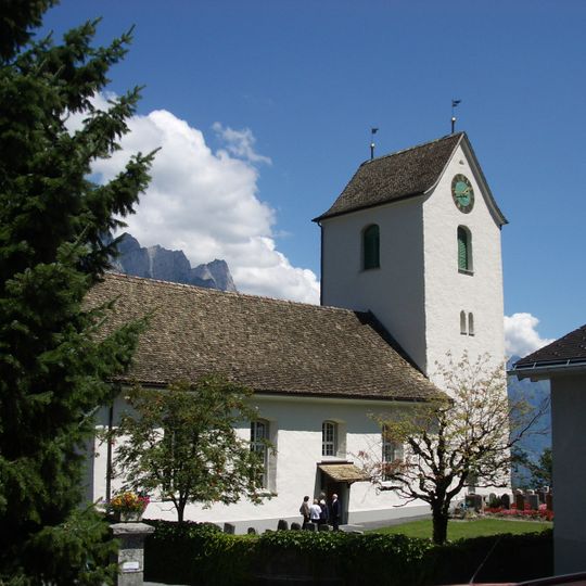 Reformed church with rectory and fountains
