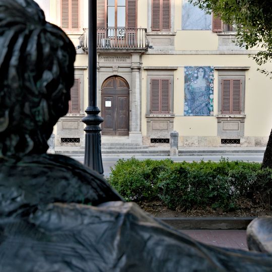 Monumento a Giacomo Puccini