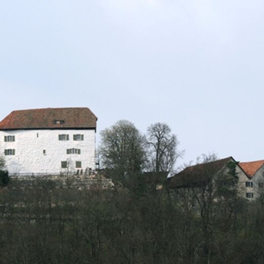 Brunegg Castle with tenant's house