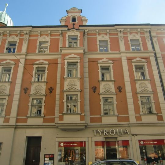 Wohn- und Geschäftshaus