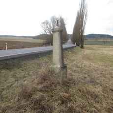 Kříž u křižovatky jihozápadně od Křakova