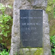 Pamětní deska 100 let národní hymny v Tuchoměřicích