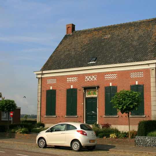 Herenhuis in Ambachtelijk-Traditionele stijl met Eclectische elementen