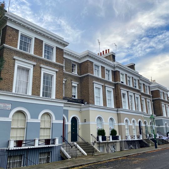 9-13, St James's Gardens W11