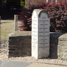Milestone on S side of Llanbadarn Road