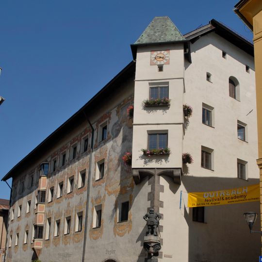 Fuggerhaus/Rathaus und Hauskapelle