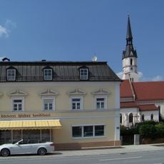 Wohn- und Geschäftshaus