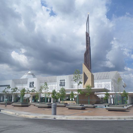 Raja Haji Fisabilillah Mosque