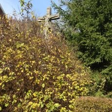 Kříž u domu čp. 1 ve Vápence