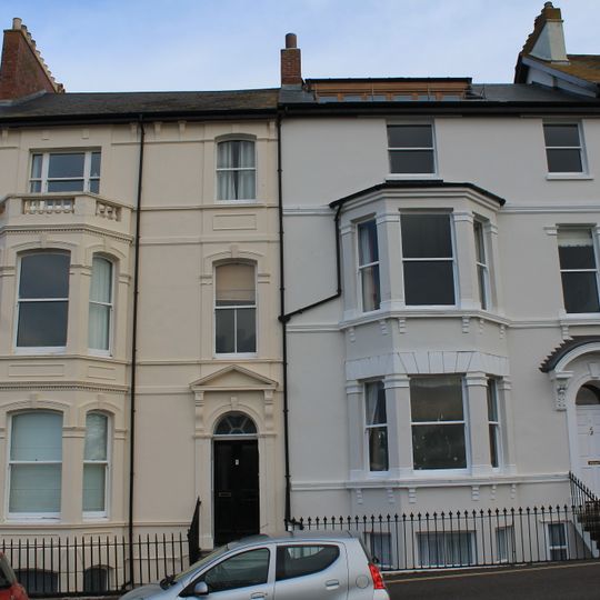 Nos 7, 8 And Area Railings