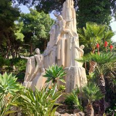 Statue