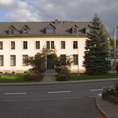 Ehemalige Schule, langjährig Rathaus Neue Hauptstraße 120