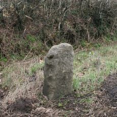 Milestone, 100m NW of Keepers Cottage Inn