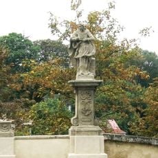 Socha svaté Barbory v Zámecké ulici v Mnichově Hradišti