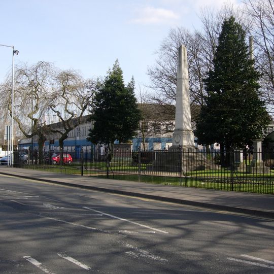 Willenhall War Memorial, including obelisk and associated First World War stone panels and plaques, Second World War stone panels and plaques, and plaques dedicated to the Boer War.