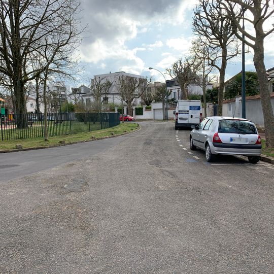 Square Émilie-Tillion