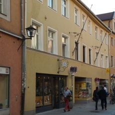 Wohn- und Geschäftshaus