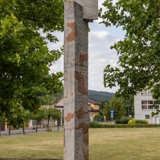 Plastika Velký divák na Cestě mramoru v Dobřichovicích