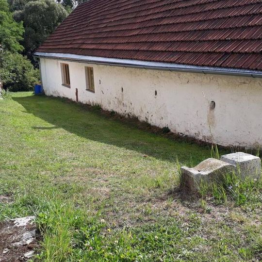 Kříž západně od Světců