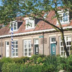 De Tien Geboden (vier dienstwoningen)